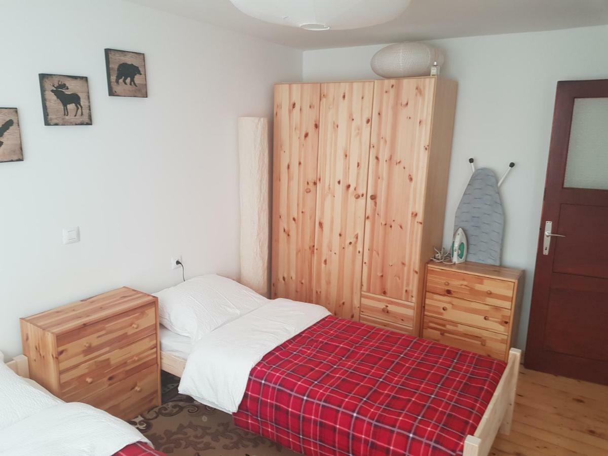 Apartmani Andrej Udbina Eksteriør bilde