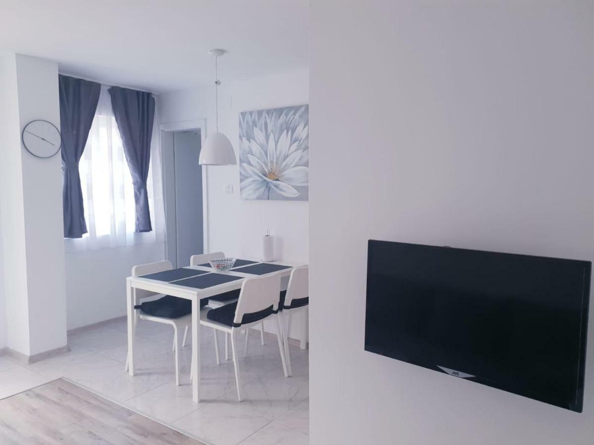 Apartmani Andrej Udbina Eksteriør bilde