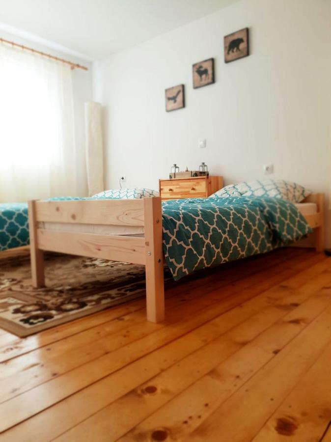 Apartmani Andrej Udbina Eksteriør bilde