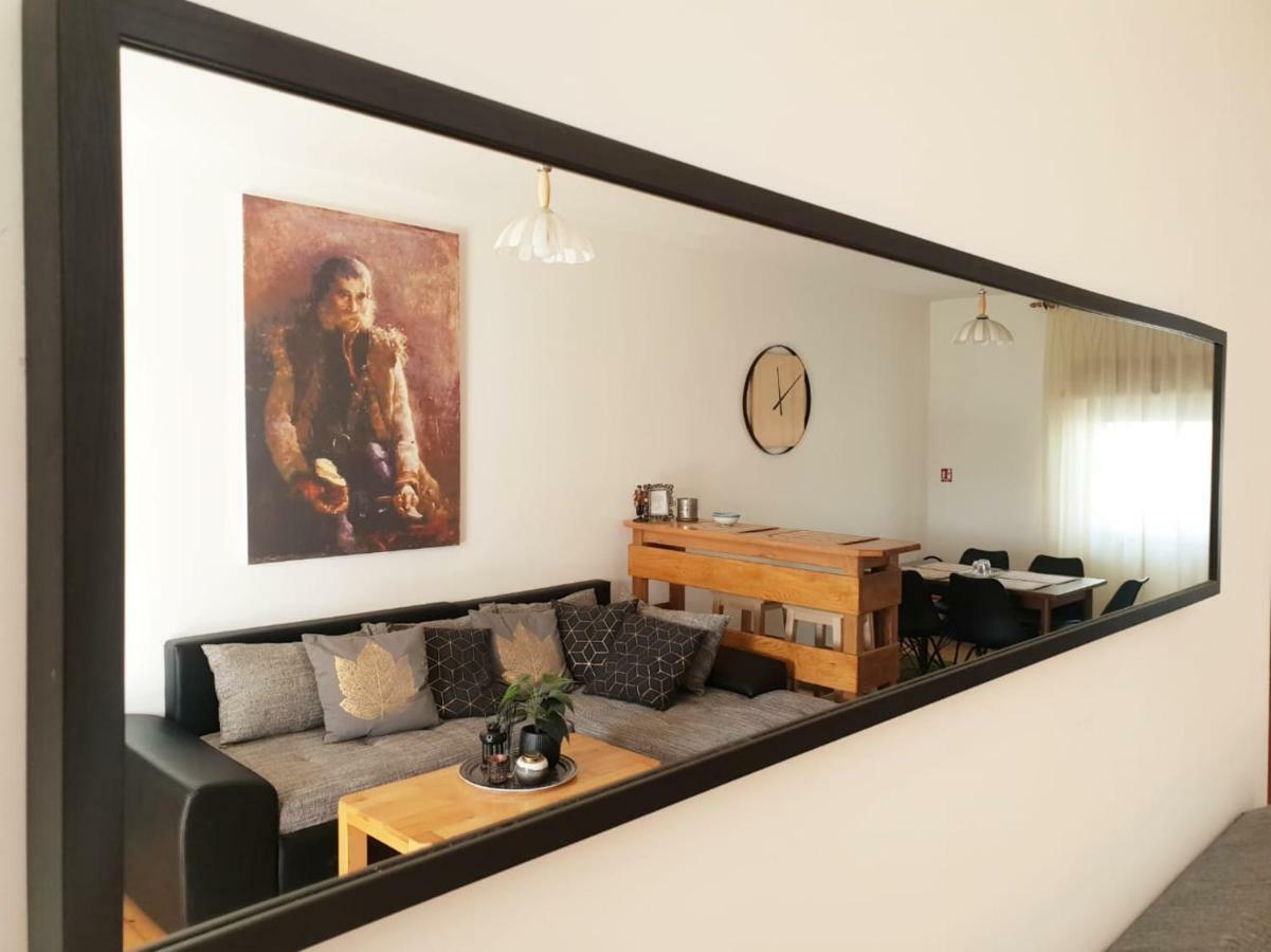 Apartmani Andrej Udbina Eksteriør bilde